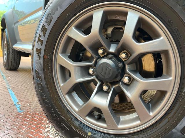 �y�����P�T�C���`�A���~�z�C�[���z�O�ςɃ}�b�`���������A���~�z�C�[���𑕒����Ă���܂��B�e��ЊO�A���~�z�C�[����A�X�^�b�h���X�^�C�����戵�����Ă���܂��B���񂲑��k����������