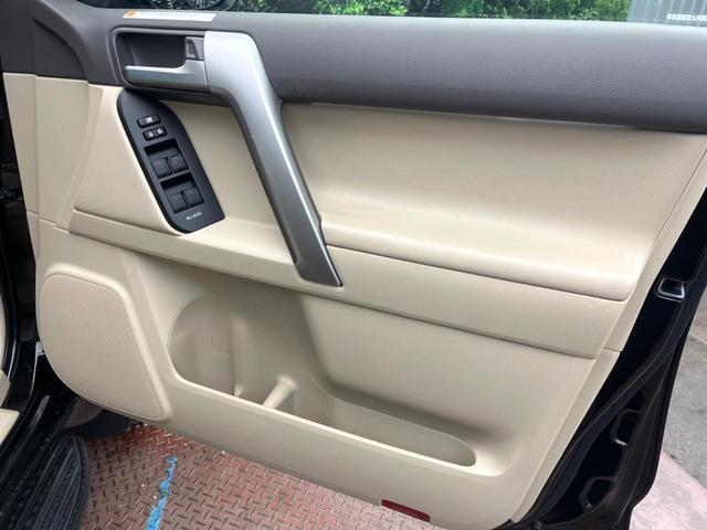 ランドクルーザープラド ＴＸ　Ｌパッケージ　モデリスタエアロ　サンルーフ　７人乗り　純正１９インチアルミホイール　ルーフレール　ＡＬＰＩＮＥナビ　バックカメラ　トヨタセーフティセンス　禁煙車　レーダークルーズ　ベージュ革シート（40枚目）