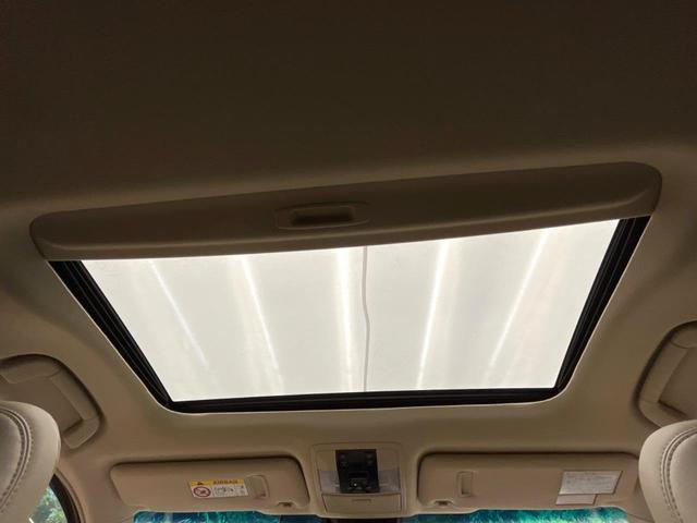 ランドクルーザープラド ＴＸ　Ｌパッケージ　マットブラックエディション　サンルーフ　７人乗り　純正９インチナビ付ディスプレイオーディオ　トヨタセーフティセンス　禁煙車　レーダークルーズ　シートベンチレーション　ベージュ革シート　ルーフレール　フルセグ　Ｂｌｕｅｔｏｏｔｈ（3枚目）