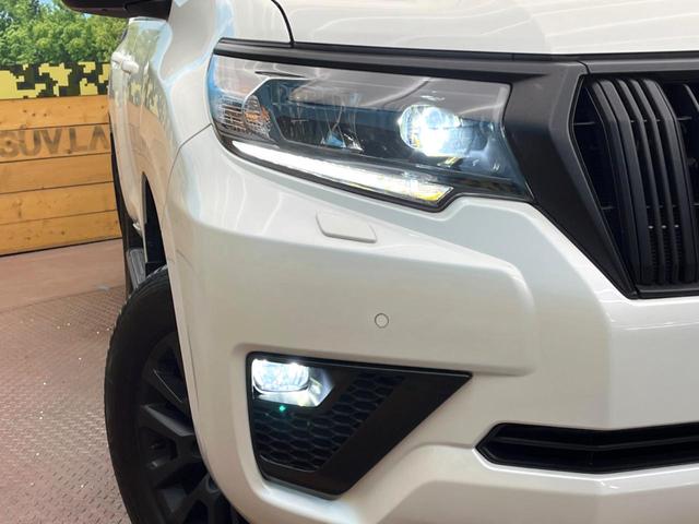 ランドクルーザープラド ＴＸ　Ｌパッケージ　マットブラックエディション　サンルーフ　７人乗り　純正９インチナビ付ディスプレイオーディオ　トヨタセーフティセンス　禁煙車　レーダークルーズ　シートベンチレーション　ベージュ革シート　ルーフレール　フルセグ　Ｂｌｕｅｔｏｏｔｈ（12枚目）