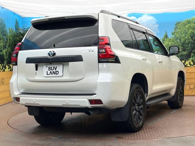 ランドクルーザープラド ＴＸ　Ｌパッケージ　マットブラックエディション　サンルーフ　７人乗り　純正９インチナビ付ディスプレイオーディオ　トヨタセーフティセンス　禁煙車　レーダークルーズ　シートベンチレーション　ベージュ革シート　ルーフレール　フルセグ　Ｂｌｕｅｔｏｏｔｈ（17枚目）