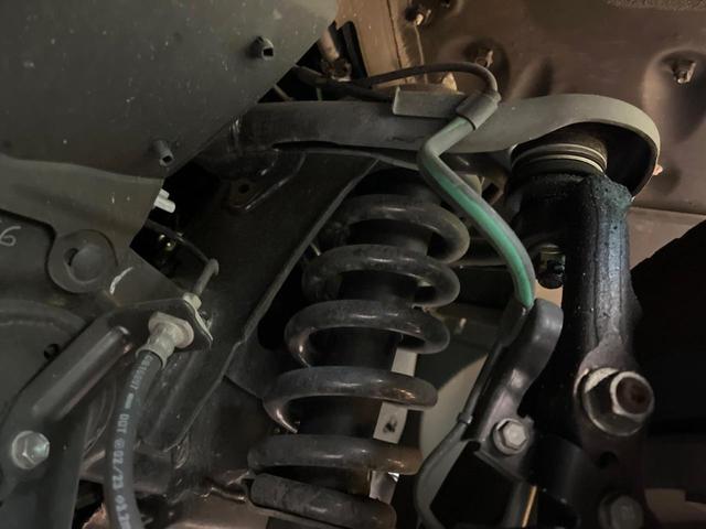 ランドクルーザープラド ＴＸ　Ｌパッケージ　マットブラックエディション　サンルーフ　７人乗り　純正９インチナビ付ディスプレイオーディオ　トヨタセーフティセンス　禁煙車　レーダークルーズ　シートベンチレーション　ベージュ革シート　ルーフレール　フルセグ　Ｂｌｕｅｔｏｏｔｈ（20枚目）