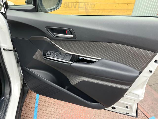 Ｃ－ＨＲ Ｇ　ツートンカラー　純正８インチディスプレイオーディオ　禁煙車　全周囲カメラ　ブラインドスポットモニター　レーダークルーズ　トヨタセーフティセンス　ドライブレコーダー　フルセグ　Ｂｌｕｅｔｏｏｔｈ（41枚目）