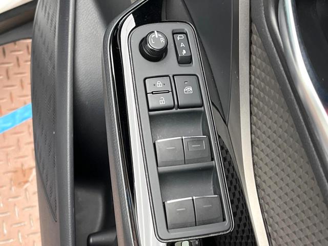 Ｃ－ＨＲ Ｇ　ツートンカラー　純正８インチディスプレイオーディオ　禁煙車　全周囲カメラ　ブラインドスポットモニター　レーダークルーズ　トヨタセーフティセンス　ドライブレコーダー　フルセグ　Ｂｌｕｅｔｏｏｔｈ（42枚目）