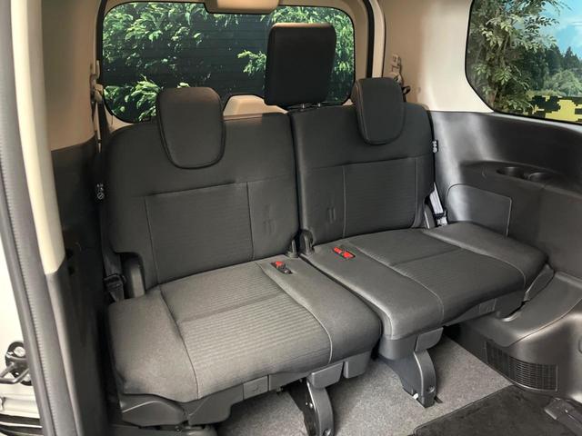 セレナ ハイウェイスターＶ　純正１２．３型ナビ　ツートーンカラー　両側電動ドア　プロパイロット　全周囲カメラ　デジタルインナーミラー　後側方車両検知警報　ワイヤレス充電　ＨＤＭＩ　ＬＥＤヘッドライト／フロントフォグ　ＥＴＣ２．０（9枚目）