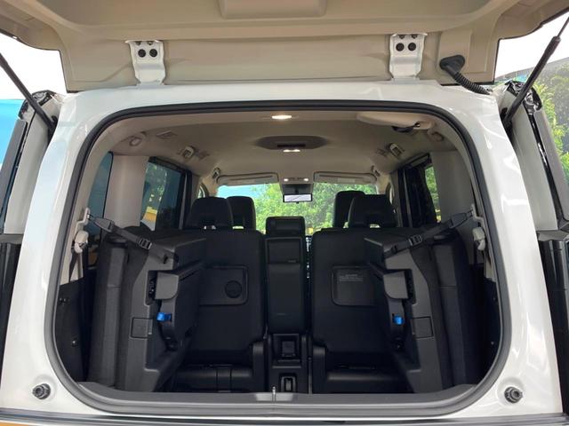 セレナ ハイウェイスターＶ　純正１２．３型ナビ　ツートーンカラー　両側電動ドア　プロパイロット　全周囲カメラ　デジタルインナーミラー　後側方車両検知警報　ワイヤレス充電　ＨＤＭＩ　ＬＥＤヘッドライト／フロントフォグ　ＥＴＣ２．０（27枚目）