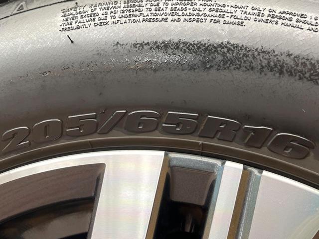 セレナ ハイウェイスターＶ　純正１２．３型ナビ　ツートーンカラー　両側電動ドア　プロパイロット　全周囲カメラ　デジタルインナーミラー　後側方車両検知警報　ワイヤレス充電　ＨＤＭＩ　ＬＥＤヘッドライト／フロントフォグ　ＥＴＣ２．０（30枚目）