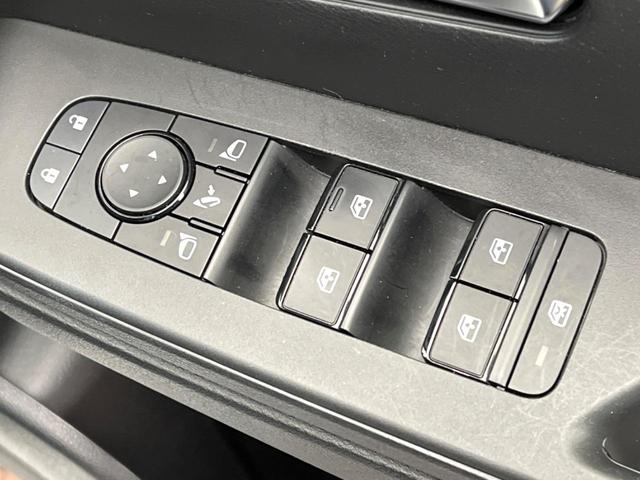 セレナ ハイウェイスターＶ　純正１２．３型ナビ　ツートーンカラー　両側電動ドア　プロパイロット　全周囲カメラ　デジタルインナーミラー　後側方車両検知警報　ワイヤレス充電　ＨＤＭＩ　ＬＥＤヘッドライト／フロントフォグ　ＥＴＣ２．０（42枚目）