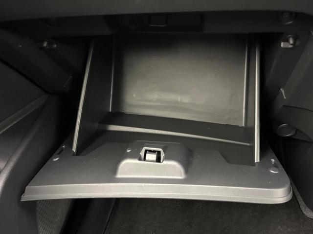 セレナ ハイウェイスターＶ　純正１２．３型ナビ　ツートーンカラー　両側電動ドア　プロパイロット　全周囲カメラ　デジタルインナーミラー　後側方車両検知警報　ワイヤレス充電　ＨＤＭＩ　ＬＥＤヘッドライト／フロントフォグ　ＥＴＣ２．０（68枚目）