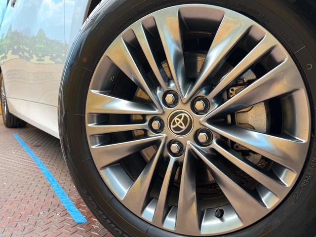 �y�����P�W�C���`�A���~�z�C�[���z�O�ςɃ}�b�`���������A���~�z�C�[���𑕒����Ă���܂��B�e��ЊO�A���~�z�C�[����A�X�^�b�h���X�^�C�����戵�����Ă���܂��B���񂲑��k����������