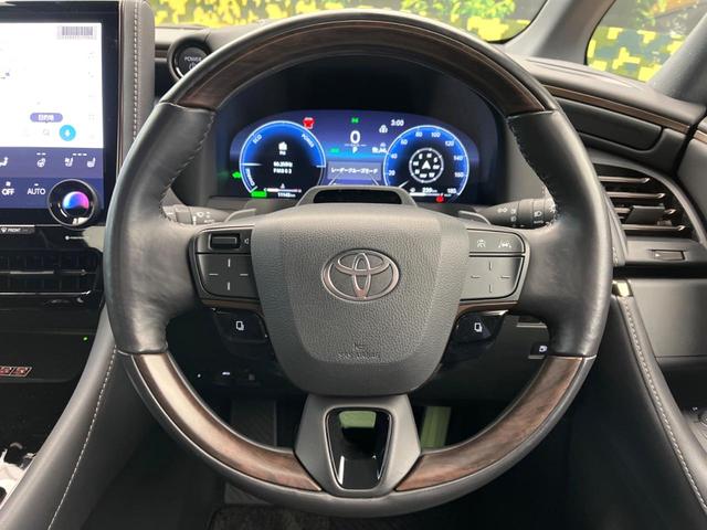 アルファードハイブリッド Ｚ　左右独立ムーンルーフ　１３．２型フリップダウンモニター　トヨタチームメイト　デジタルインナーミラー　カラーヘッドアップディスプレイ　トヨタセーフティセンス　禁煙車　ブラインドスポットモニター（12枚目）