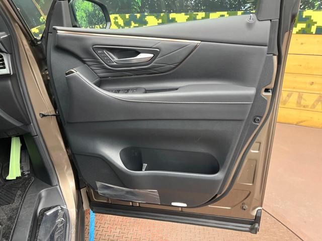 アルファードハイブリッド Ｚ　左右独立ムーンルーフ　１３．２型フリップダウンモニター　トヨタチームメイト　デジタルインナーミラー　カラーヘッドアップディスプレイ　トヨタセーフティセンス　禁煙車　ブラインドスポットモニター（50枚目）