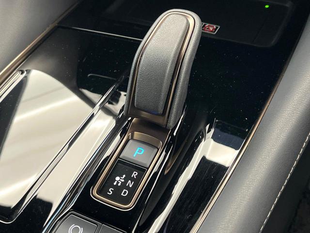 アルファードハイブリッド Ｚ　左右独立ムーンルーフ　１３．２型フリップダウンモニター　トヨタチームメイト　デジタルインナーミラー　カラーヘッドアップディスプレイ　トヨタセーフティセンス　禁煙車　ブラインドスポットモニター（65枚目）