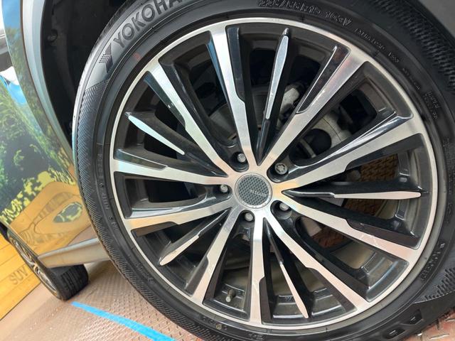 �y�P�X�C���`�ЊO�A���~�z�C�[���z�O�ςɃ}�b�`�����A���~�z�C�[���𑕒����Ă���܂��B�e��A���~�z�C�[����A�X�^�b�h���X�^�C�����戵�����Ă���܂��B���񂲑��k����������