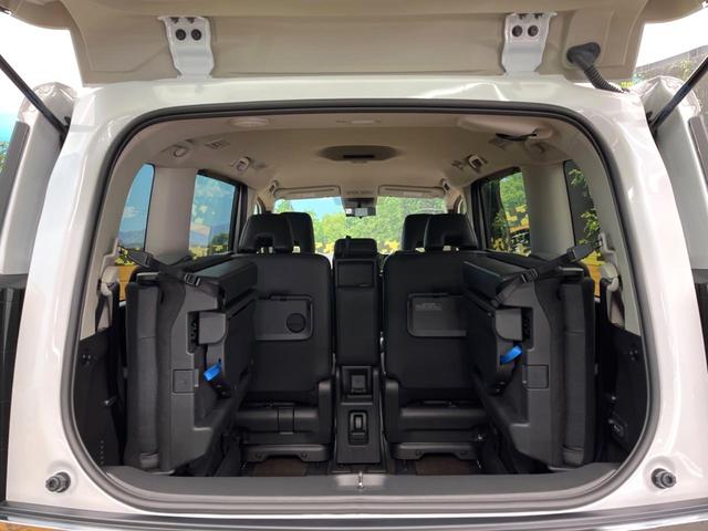 セレナ ｅ－パワー　ハイウェイスターＶ　純正エアロ　プロパイロット　ステアリングヒーター　シートヒータ　デジタルインナーミラー　１２．３インチディスプレイオーディオ　両側電動ドア　前席デュアルエアコン　リアオートエアコン　オートハイビーム（42枚目）