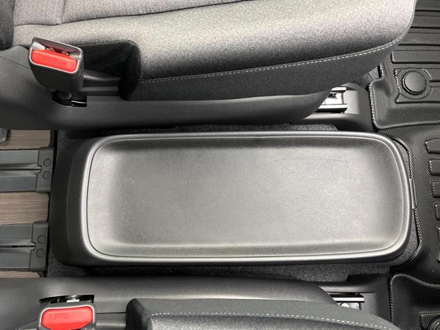 セレナ ｅ－パワー　ハイウェイスターＶ　純正エアロ　プロパイロット　ステアリングヒーター　シートヒータ　デジタルインナーミラー　１２．３インチディスプレイオーディオ　両側電動ドア　前席デュアルエアコン　リアオートエアコン　オートハイビーム（72枚目）