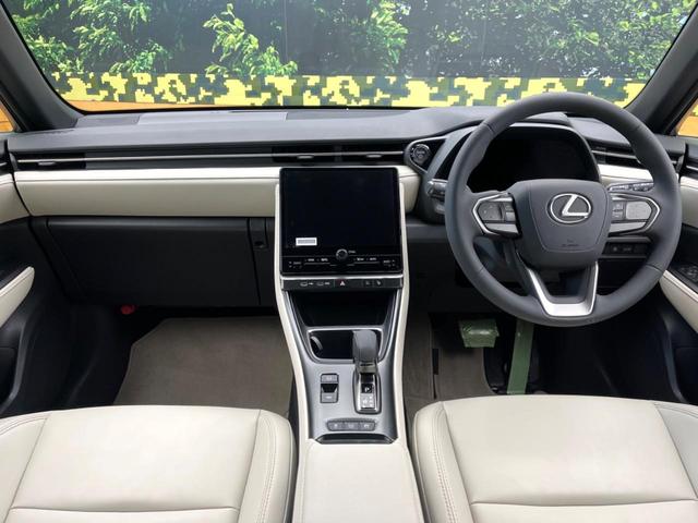ＬＢＸ エレガント　レクサスチームメイト　ドライブレコーダー　９．８型ディスプレイオーディオ　パノラミックビューモニター　ブラインドスポットモニター　禁煙車　セーフティシステムプラス　シートヒーター　フルセグ（2枚目）