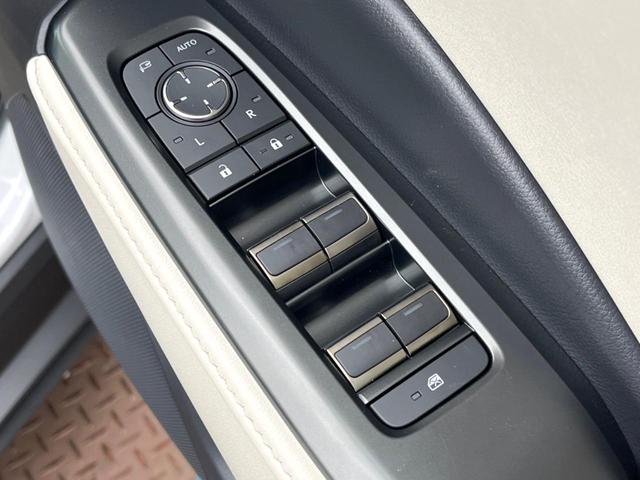 ＬＢＸ エレガント　レクサスチームメイト　ドライブレコーダー　９．８型ディスプレイオーディオ　パノラミックビューモニター　ブラインドスポットモニター　禁煙車　セーフティシステムプラス　シートヒーター　フルセグ（42枚目）