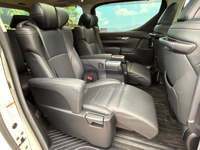 アルファード ２．５Ｓ　Ｃパッケージ　サンルーフ　モデリスタエアロ　１２．８型フリップダウン　ＢＩＧ－Ｘ１１型ナビ　デジタルミラー　両側電動ドア　カーアロマ　バックカメラ　電動リアゲート　シートベンチレーション　ドラレコ（10枚目）