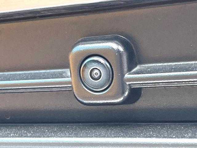 ノア ハイブリッドＳ－Ｚ　モデリスタ　快適利便パッケージ　後席モニター　バックカメラ　１００Ｖ電源　衝突被害軽減システム　レーダークルーズ　禁煙車　電動リアゲート　ハーフレザーシート　ドラレコ　コーナーセンサー　スマートキー（21枚目）