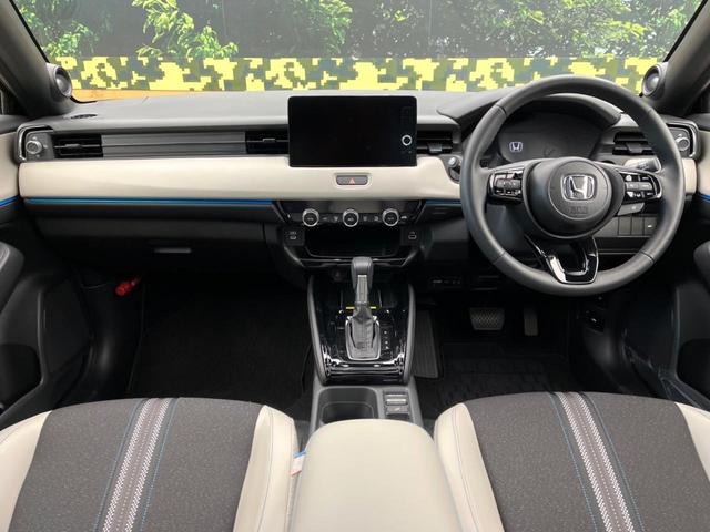 ヴェゼル ｅ：ＨＥＶ　Ｚ・ＰＬａＹパッケージ　パノラマルーフ　純正９型ナビ　全周囲カメラ　ホンダセンシング　ツートンルーフ　ブラインドスポットモニター　ハンズフリーパワーバックドア　ＬＥＤヘッドライト　ハーフレザーシート　シートヒーター（2枚目）