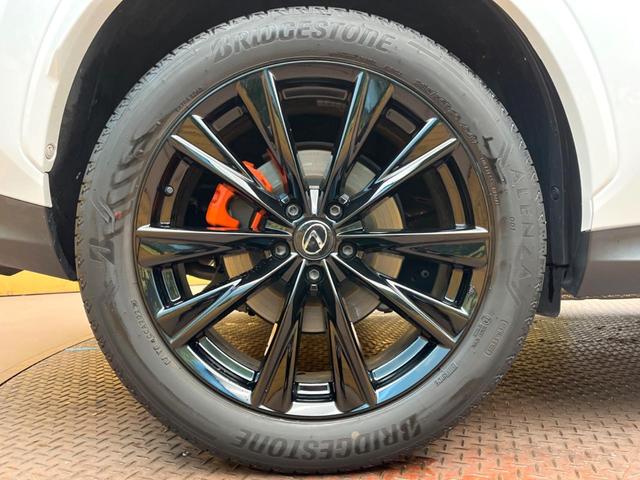 ＮＸ ＮＸ３５０ｈ　Ｆスポーツ　パノラマルーフ　ルーフレール　オレンジキャリパー　純正１４型ナビ　全周囲カメラ　ブラインドスポットモニター　３眼ＬＥＤヘッドライト　シートベンチレーション　パワーバックドア　スポーツ革シート（25枚目）