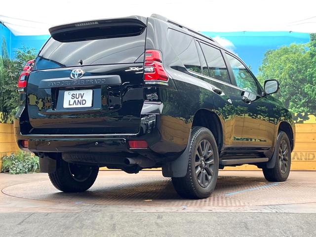 ランドクルーザープラド ＴＸ　Ｌパッケージ　マットブラックエディション　サンルーフ　７人乗り　純正９インチディスプレイオーディオ　全周囲カメラ　ブラインドスポットモニター　シートベンチレーション　ベージュ革シート　ＬＥＤヘッドライト　純正１８インチアルミホイール　ＥＴＣ（17枚目）