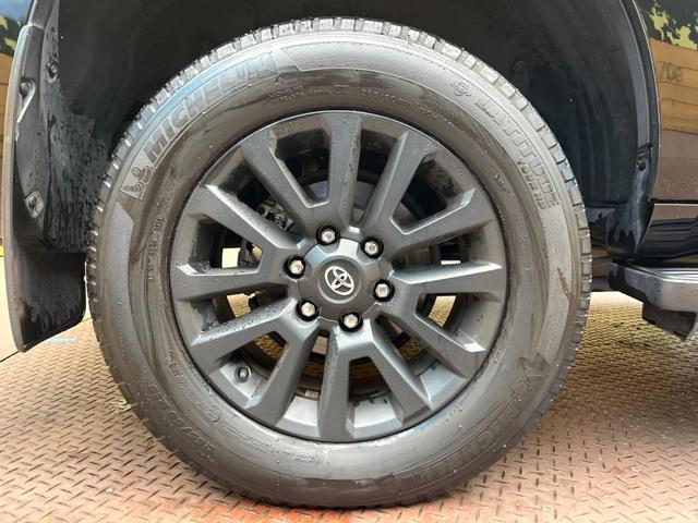 ランドクルーザープラド ＴＸ　Ｌパッケージ　マットブラックエディション　サンルーフ　７人乗り　純正９インチディスプレイオーディオ　全周囲カメラ　ブラインドスポットモニター　シートベンチレーション　ベージュ革シート　ＬＥＤヘッドライト　純正１８インチアルミホイール　ＥＴＣ（21枚目）