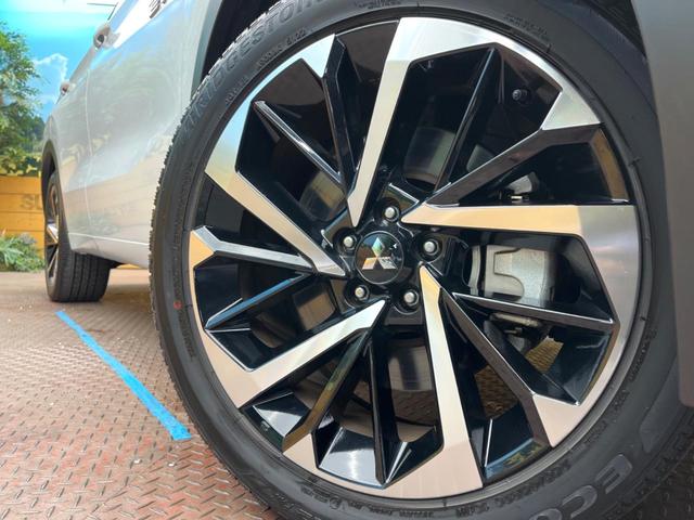 �y�����Q�O�C���`�A���~�z�C�[���z�O�ςɃ}�b�`���������A���~�z�C�[���𑕒����Ă���܂��B�e��ЊO�A���~�z�C�[����A�X�^�b�h���X�^�C�����戵�����Ă���܂��B���񂲑��k����������