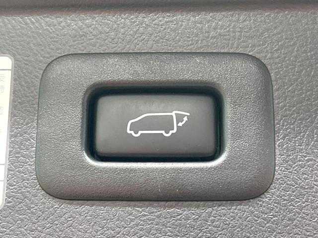 アルファード ２．５Ｓ　タイプゴールドＩＩＩ　ツインムーンルーフ　フリップダウンモニター　ＢＩＧ－Ｘ１１インチナビ　デジタルインナーミラー　ブラインドスポットモニター　禁煙車　トヨタセーフティセンス　両側電動ドア　ＬＥＤヘッドライト（39枚目）