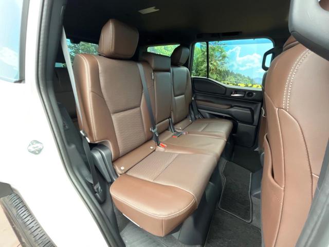 ランドクルーザー250 ZX サンルーフ 12.3インチディスプレイオーディオ 全周囲カメラ トヨタセーフティセンス 禁煙車 レーダークルーズ ブラインドスポットモニター デジタルインナーミラー パワーバックドア シートヒーター(8枚目)