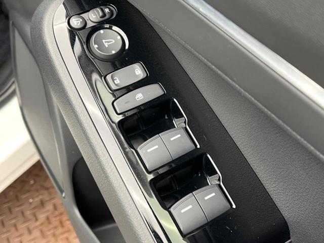 ヴェゼル ｅ：ＨＥＶ　Ｚ　９インチホンダコネクトナビ　全周囲カメラ　ホンダセンシング　ハンズフリーパワーバックドア　アダプティブクルーズコントロール　ブラインドスポットモニター　シートヒーター　ＬＥＤヘッドライト　ドラレコ（42枚目）