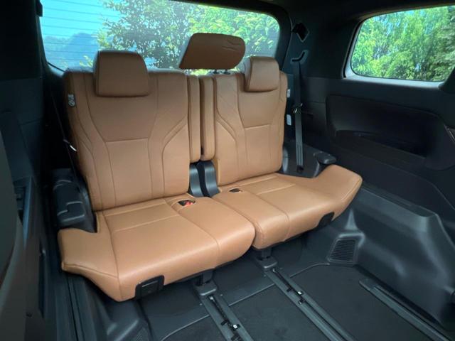 ヴェルファイアハイブリッド Ｚ　プレミア　ガラスルーフ　両側電動ドア　純正１４型ナビ　全周囲カメラ　１００Ｖ電源　デジタルインナーミラー　トヨタセーフティセンス　電動リアゲート　茶革シート　シートベンチレーション　リアシートエアコン（9枚目）