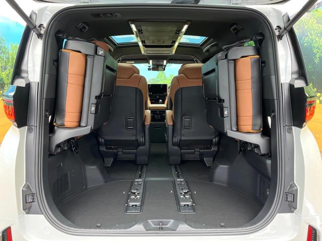 ヴェルファイアハイブリッド Ｚ　プレミア　ガラスルーフ　両側電動ドア　純正１４型ナビ　全周囲カメラ　１００Ｖ電源　デジタルインナーミラー　トヨタセーフティセンス　電動リアゲート　茶革シート　シートベンチレーション　リアシートエアコン（10枚目）