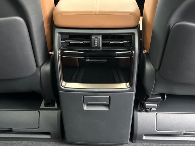 ヴェルファイアハイブリッド Ｚ　プレミア　ガラスルーフ　両側電動ドア　純正１４型ナビ　全周囲カメラ　１００Ｖ電源　デジタルインナーミラー　トヨタセーフティセンス　電動リアゲート　茶革シート　シートベンチレーション　リアシートエアコン（49枚目）