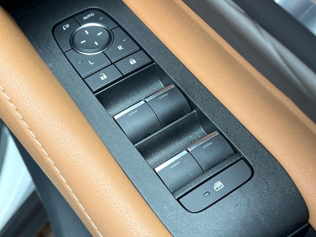 ヴェルファイアハイブリッド Ｚ　プレミア　ガラスルーフ　両側電動ドア　純正１４型ナビ　全周囲カメラ　１００Ｖ電源　デジタルインナーミラー　トヨタセーフティセンス　電動リアゲート　茶革シート　シートベンチレーション　リアシートエアコン（53枚目）