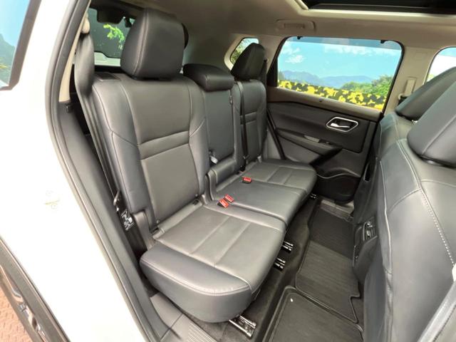 エクストレイル Ｇ　ｅ－４ＯＲＣＥ　ガラスルーフ　純正１２．３型ナビ　ツートーン　全周囲カメラ　ＢＯＳＥサウンド　電動リアゲート　シートヒーター　ブラインドスポットモニター　ドラレコ　コーナーセンサー　ＬＥＤヘッドライト　ルーフレール（9枚目）