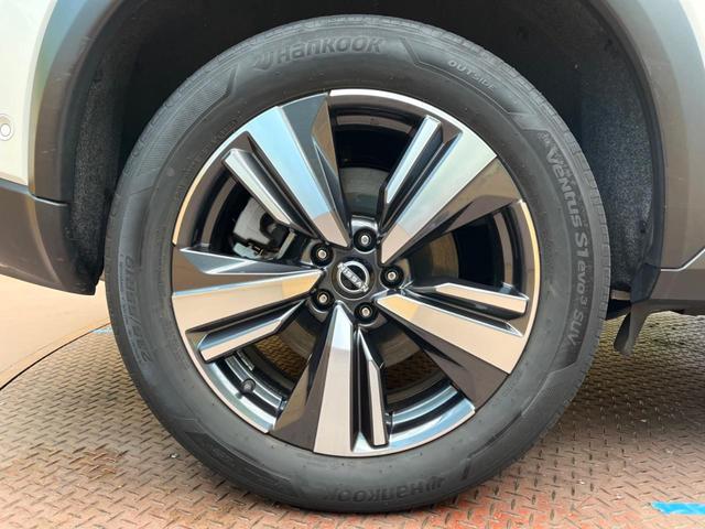 エクストレイル Ｇ　ｅ－４ＯＲＣＥ　ガラスルーフ　純正１２．３型ナビ　ツートーン　全周囲カメラ　ＢＯＳＥサウンド　電動リアゲート　シートヒーター　ブラインドスポットモニター　ドラレコ　コーナーセンサー　ＬＥＤヘッドライト　ルーフレール（21枚目）