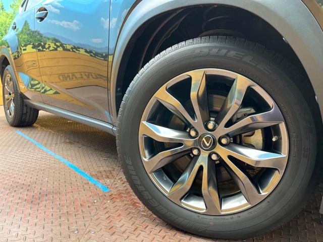 �y�����P�W�C���`�A���~�z�C�[���z�O�ςɃ}�b�`���������A���~�z�C�[���𑕒����Ă���܂��B�e��ЊO�A���~�z�C�[����A�X�^�b�h���X�^�C�����戵�����Ă���܂��B���񂲑��k����������