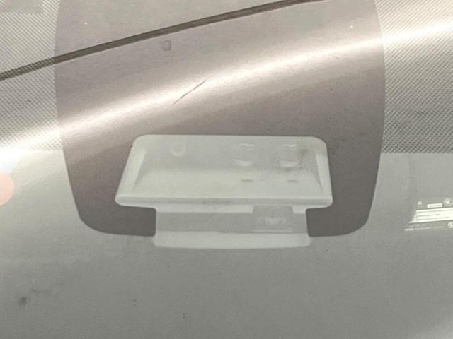 ヴォクシー ZS 煌II 12型フリップダウンモニター 10.5型純正ナビ デジタルインナーミラー 両側電動ドア トヨタセーフティセンス バックカメラ 車線逸脱警報 LEDヘッドライト ビルトインETC ドラレコ スマートキー(6枚目)