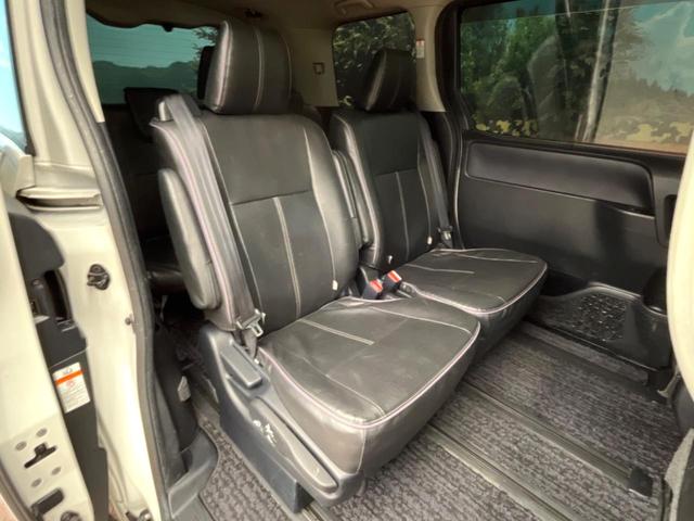 ヴォクシー ZS 煌II 12型フリップダウンモニター 10.5型純正ナビ デジタルインナーミラー 両側電動ドア トヨタセーフティセンス バックカメラ 車線逸脱警報 LEDヘッドライト ビルトインETC ドラレコ スマートキー(9枚目)