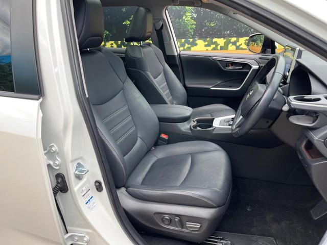 RAV4 G Zパッケージ パノラマルーフ モデリスタエアロ 純正9インチディスプレイオーディオ パノラミックビューモニター 禁煙車 デジタルインナーミラー ブラインドスポットモニター パワーバックドア シートヒーター(8枚目)