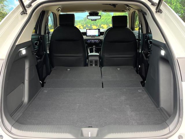 ヴェゼル ｅ：ＨＥＶ　Ｚ　９インチホンダコネクトナビ　全周囲カメラ　ホンダセンシング　禁煙車　アダプティブクルーズコントロール　デジタルインナーミラー　ブラインドスポットモニター　ＬＥＤヘッドライト　パワーバックドア（11枚目）