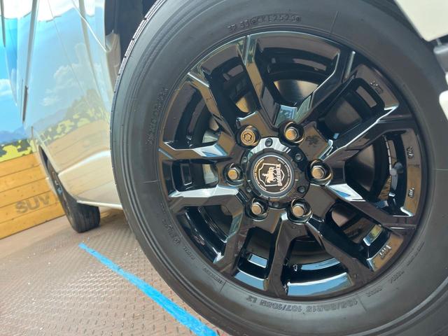 �y�P�T�C���`�A���~�z�C�[���z�O�ςɃ}�b�`�����A���~�z�C�[���𑕒����Ă���܂��B�e��A���~�z�C�[����A�X�^�b�h���X�^�C�����戵�����Ă���܂��B���񂲑��k����������