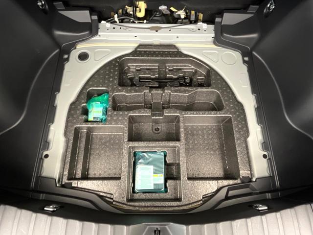 カローラクロス ハイブリッド　Ｚ　純正１０．５インチディスプレイオーディオ　バックカメラ　トヨタセーフティセンス　禁煙車　レーダークルーズ　デジタルインナーミラー　パワーバックドア　シートヒーター　ドライブレコーダー　フルセグ（33枚目）