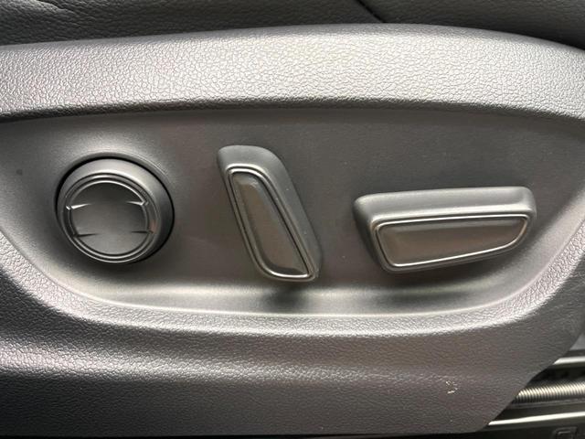 カローラクロス ハイブリッド　Ｚ　純正１０．５インチディスプレイオーディオ　バックカメラ　トヨタセーフティセンス　禁煙車　レーダークルーズ　デジタルインナーミラー　パワーバックドア　シートヒーター　ドライブレコーダー　フルセグ（36枚目）