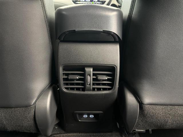 カローラクロス ハイブリッド　Ｚ　純正１０．５インチディスプレイオーディオ　バックカメラ　トヨタセーフティセンス　禁煙車　レーダークルーズ　デジタルインナーミラー　パワーバックドア　シートヒーター　ドライブレコーダー　フルセグ（39枚目）