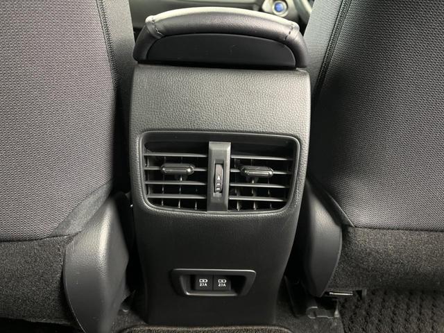 カローラクロス ハイブリッド S 純正9インチディスプレイオーディオ 全周囲カメラ トヨタセーフティセンス 禁煙車 レーダークルーズ ブラインドスポットモニター LEDヘッドライト ドライブレコーダー 純正17インチアルミホイール(38枚目)