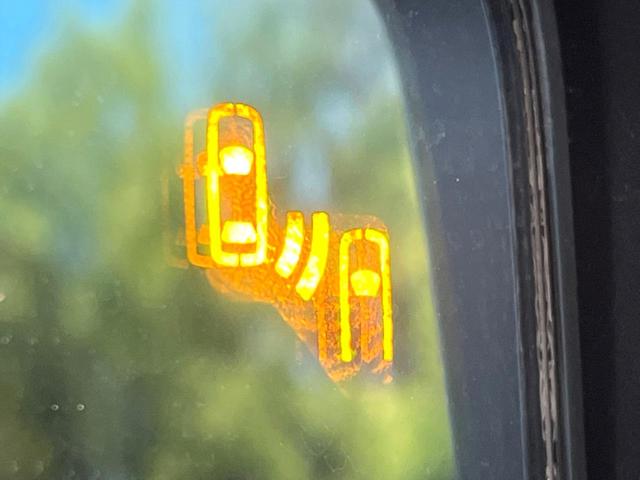 �y�u���C���h�X�|�b�g���j�^�[�z���s���A�h�A�~���[�̎��p�ɂȂ�₷���ӏ��Ɍ㑱�Ԃ��ڋ߂���ƃT�C�h�~���[�̃����Y�Ɍx����\���I�h���C�o�[�ɒ��ӊ��N�����Ă���܂��B