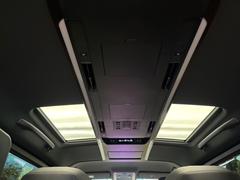 �ں�����Ω�ࡼ��롼�աۣ����ܺ����ʤˤ��줾�����֤��줿���饹�롼�ա��������˹�碌����¦�����������ɤ��Ĥ�뤳�Ȥ��ǽ�Ǥ��� 3